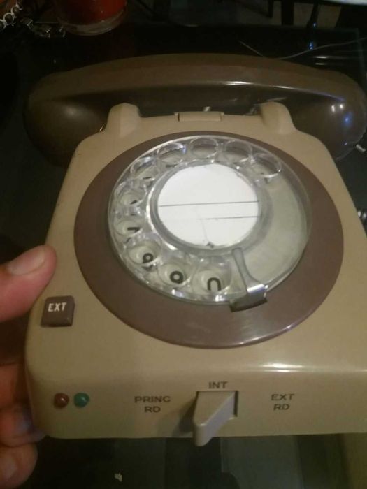 Telefone fixo antigo