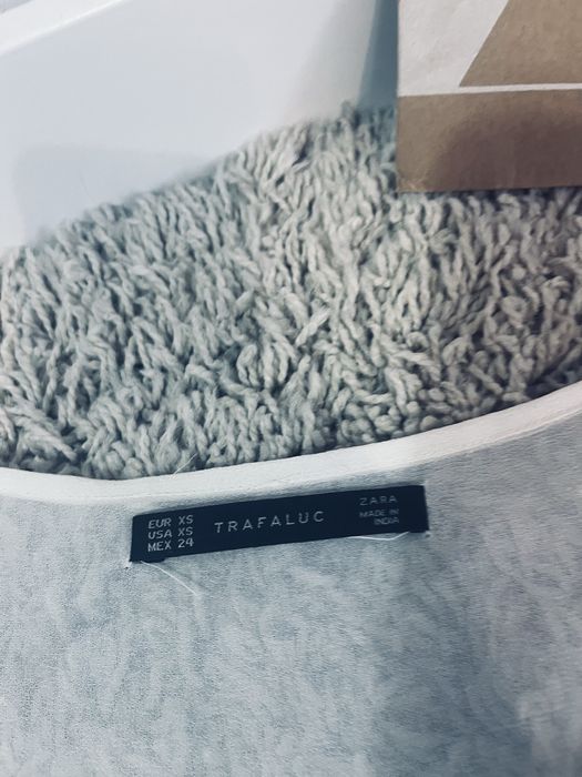 Biala koszula zara rozm xs / s z mankietami w cekiny mgielka