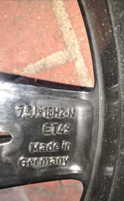 Alufelgi 18 cali 5 x 112 z oponami zimowymi Mercedes cla