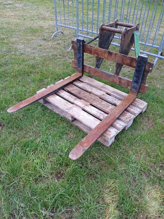 Widły do koparki Hydrema