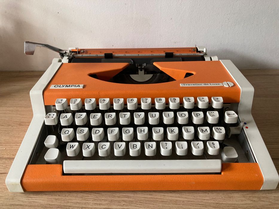 Máquina de escrever ***  Olympia