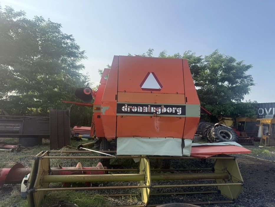 Зерноуборочный комбайн Dronningborg D 4000S