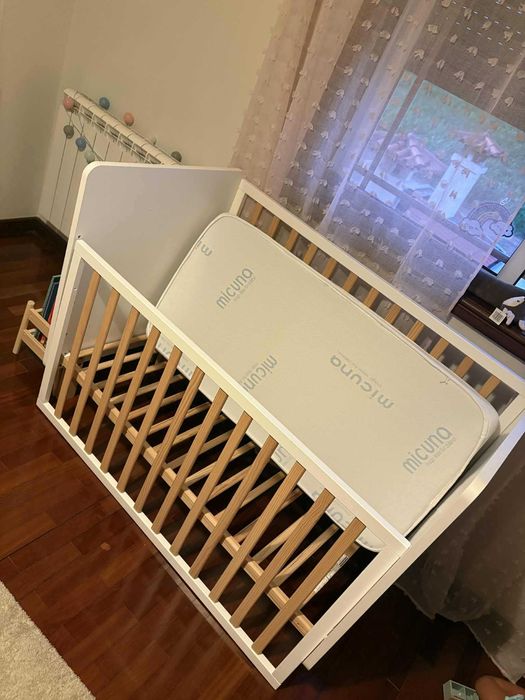 Cama de bébe com colchão Micuna
