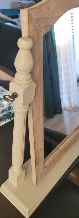 Lustro obrotowe na toaletke lub biurko