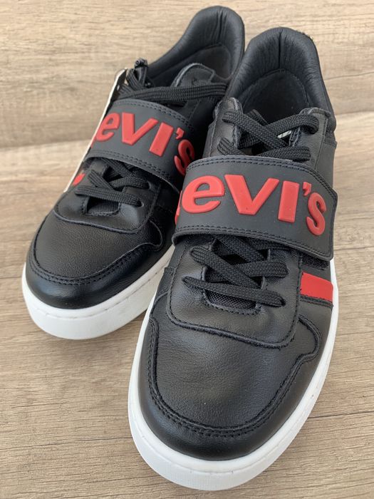 Красовки Levi’s