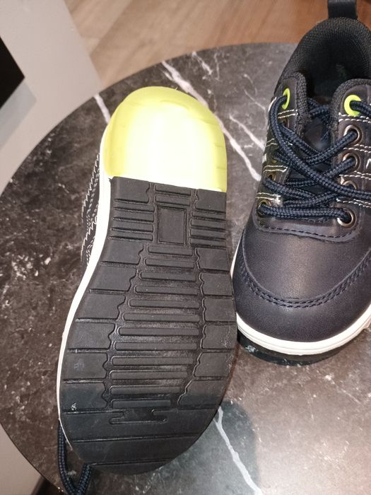 Buty sznurowane dla chłopca r. 25