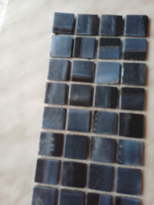 Продаётся  керамическая плитка.