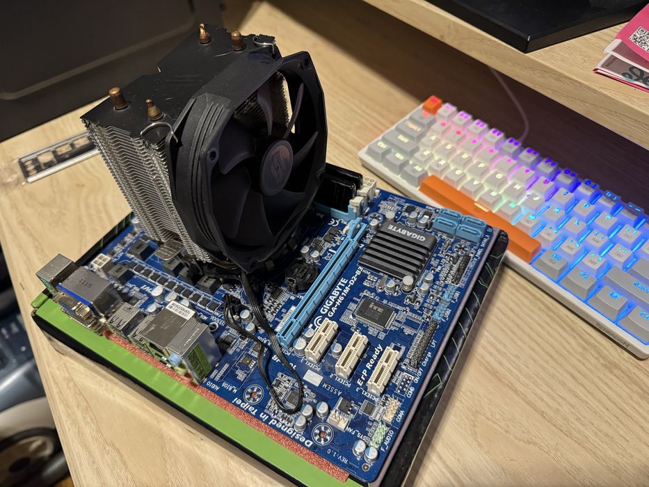 Płyta główna z procesorem i 16GB RAM