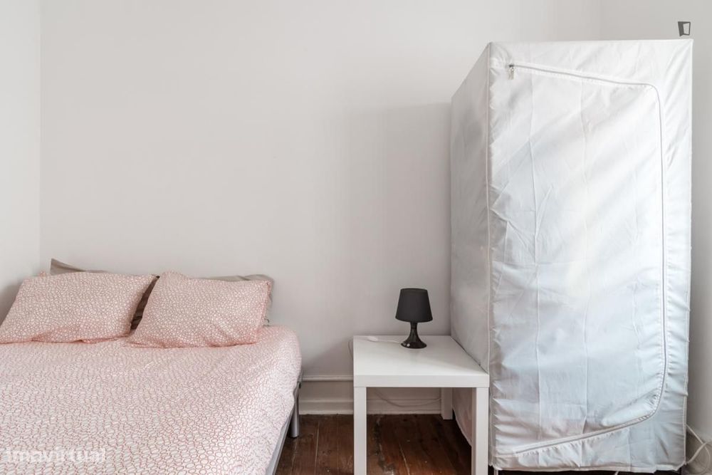 Quarto - localizado em Alameda Lisbon