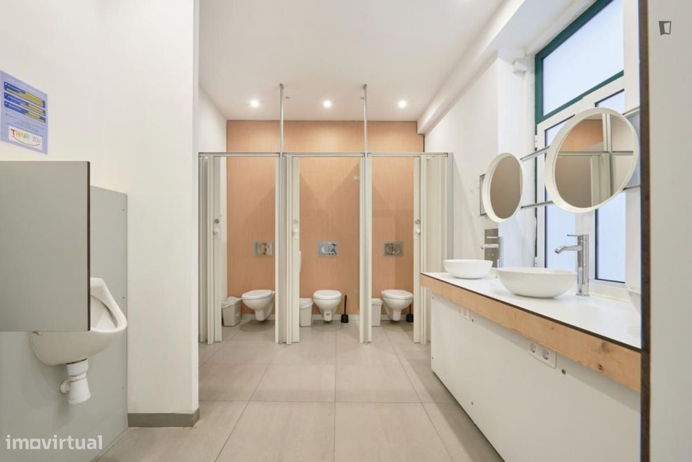 Quarto - localizado em Entrecampos Lisbon
