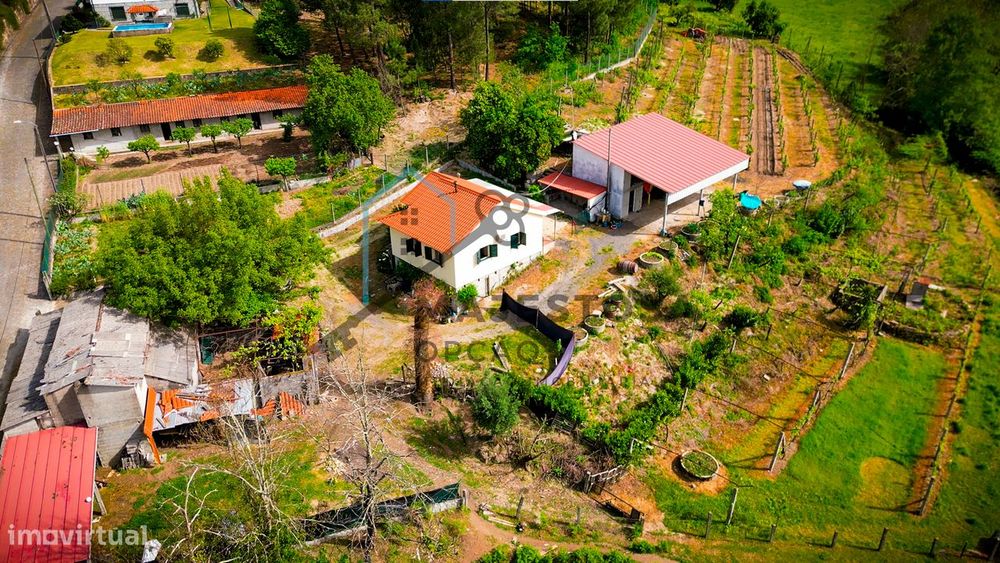 Detached House with 4,329 m² Plot — Arosa e Castelões, Guimarães