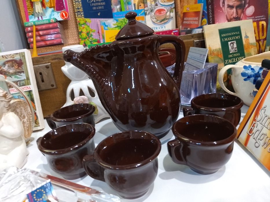 Zestaw PRL filiżanki o dzbanek