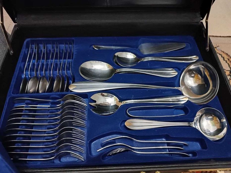 набор столовых приборов