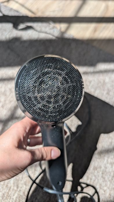 Продаю фен Philips 2100w