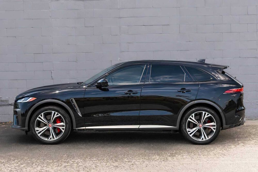 Jaguar F-PACE SVR      2022