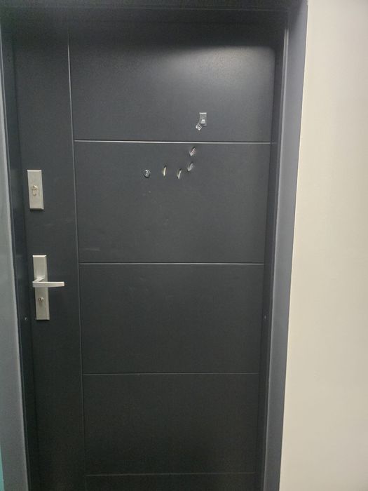 Uszkodzone Drzwi wejściowe KMT 90 lewe