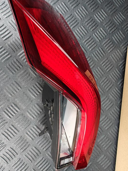 Lampa skoda scala- cały klosz i obudowa