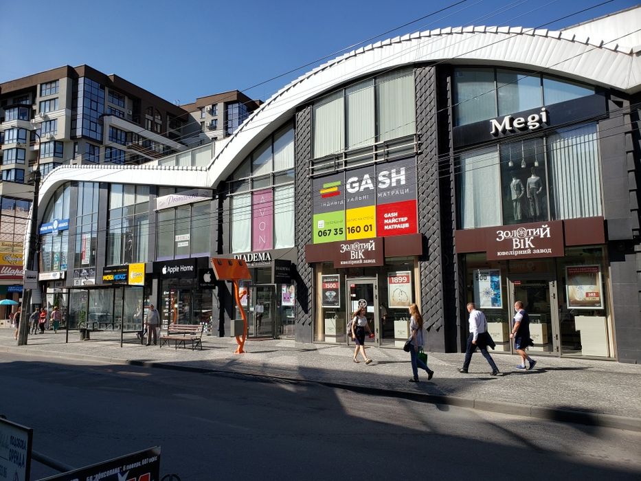 Комерційне приміщення Щептицького центральна зупинка Продаж