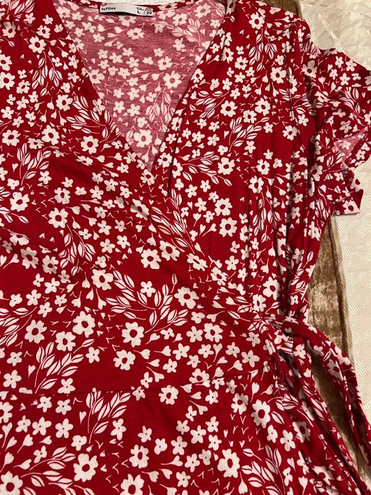 Vestido em malha de trespasse, da Lefties, tamanho L