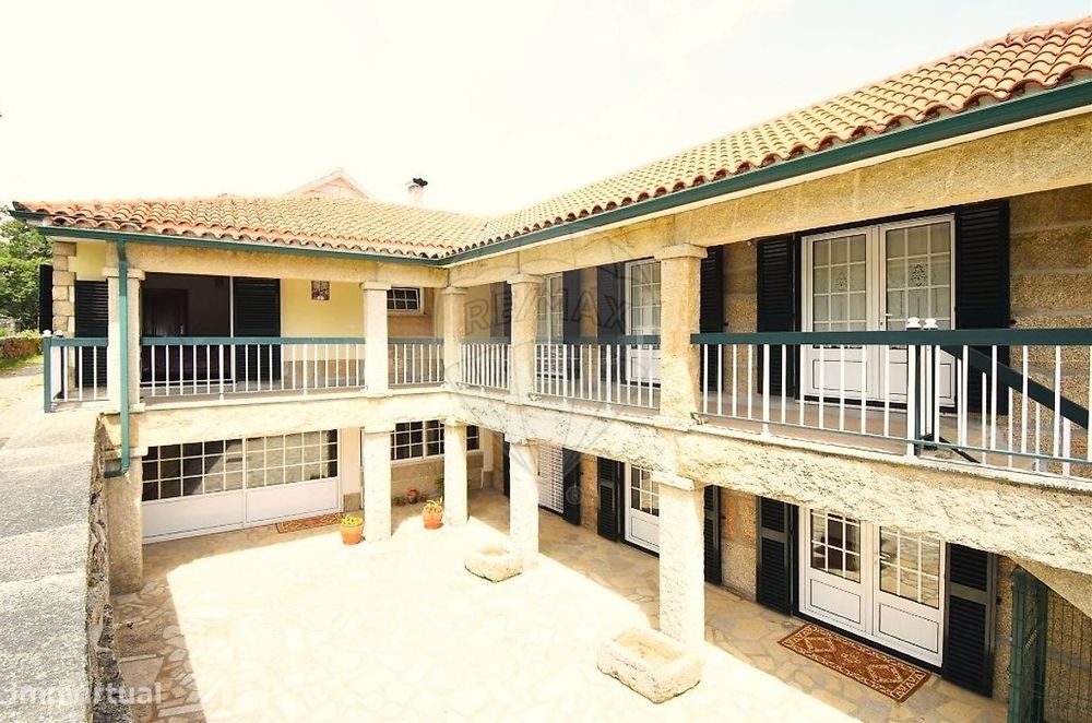 Moradia T4 para venda