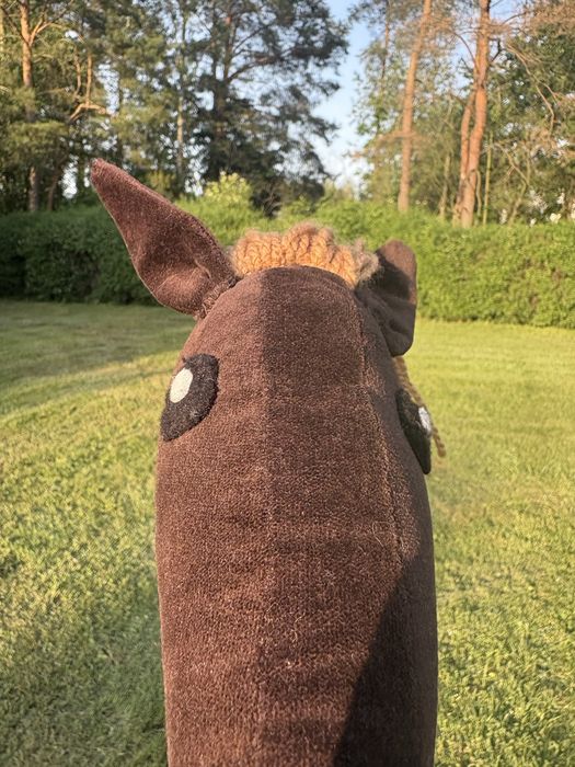 Hobby horse unikalny – ręcznie szyty na drewnianym kiju