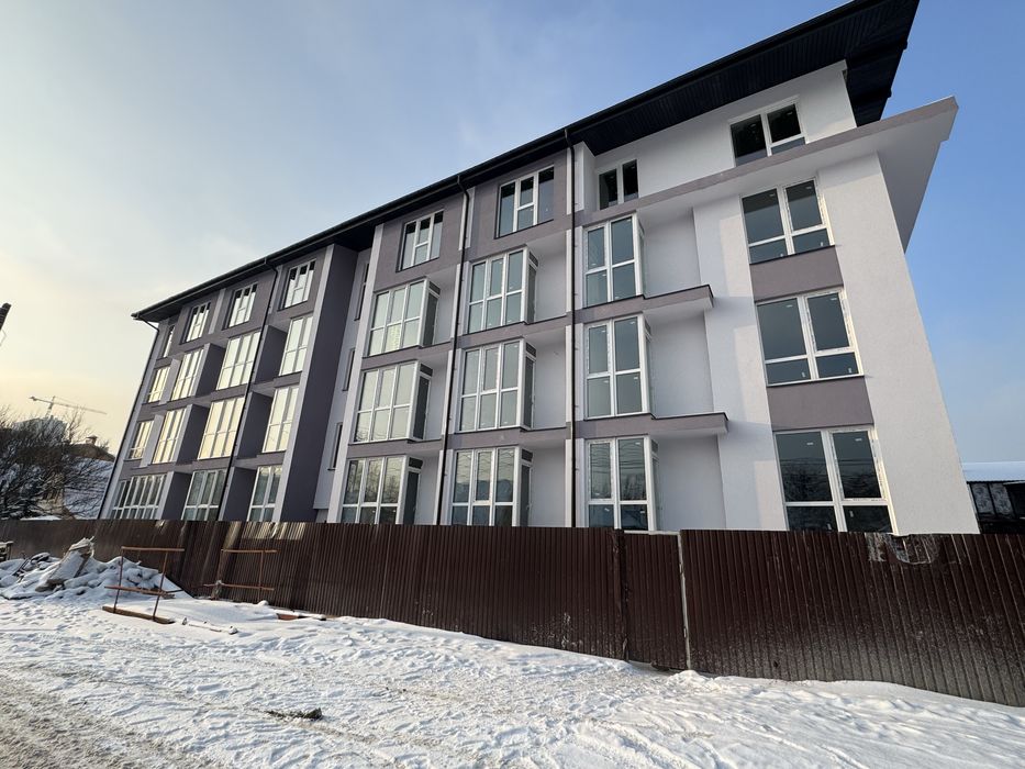 Квартира в новому будинку біля лісу!