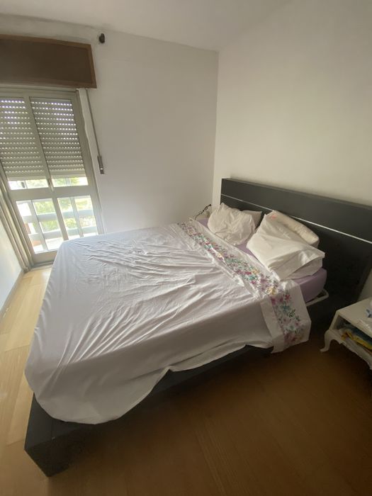 Cama de casal c/ colchão 2m x 1,60m