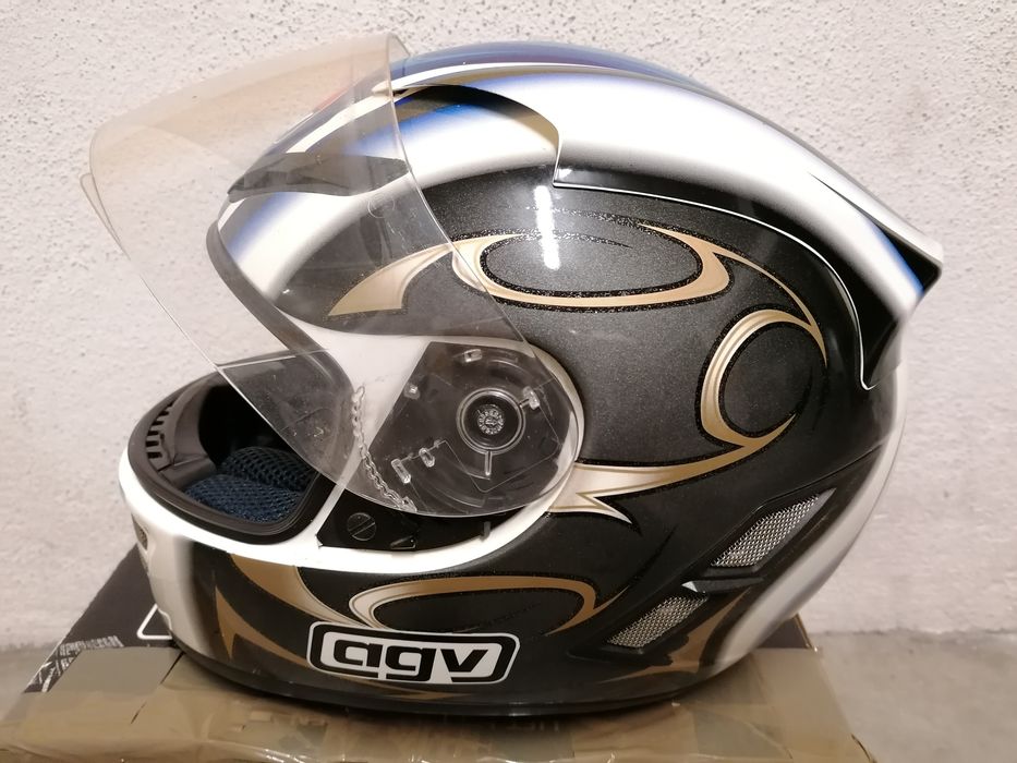 Capacete AGV Tamanho M, Muito Bom Estado!