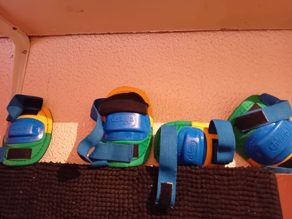 Patins criança com cotoveleiras e joelheiras