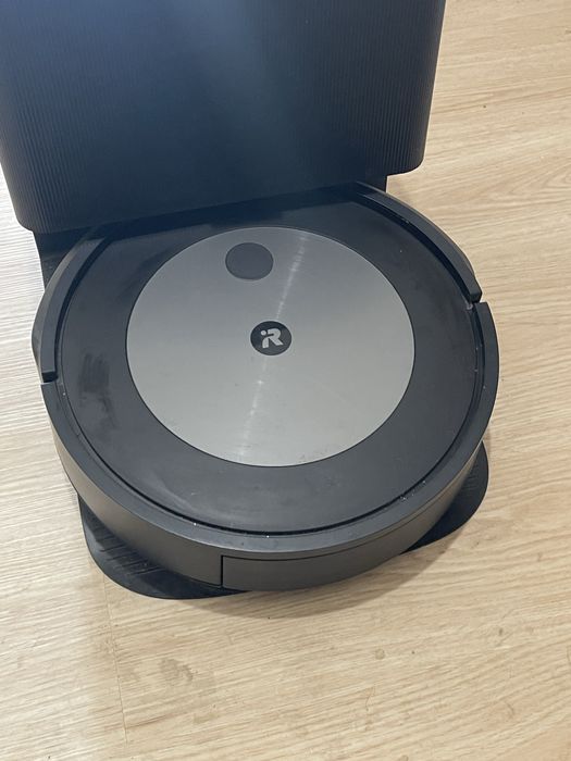 Robot aspirador Roomba® j7+ com esvaziamento automático e ligação Wi-Fi