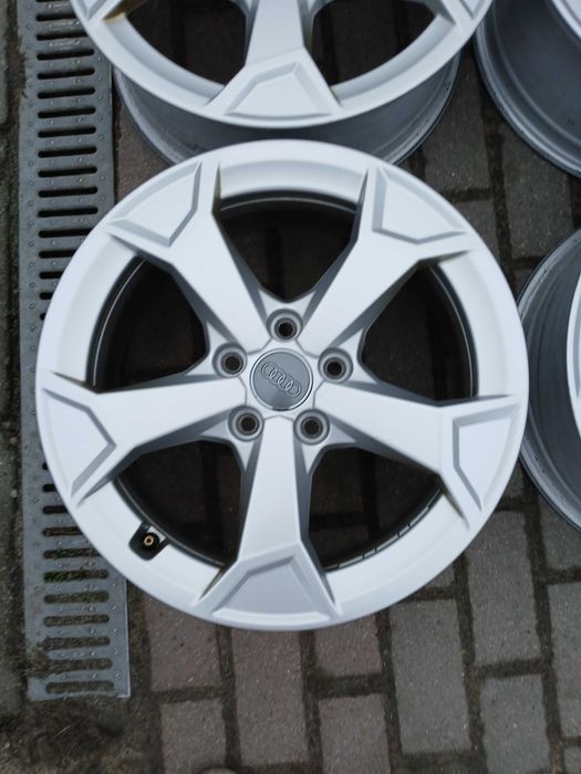 A1006. AUDI 6,5 x 17 ET 38 rozstaw 5x112