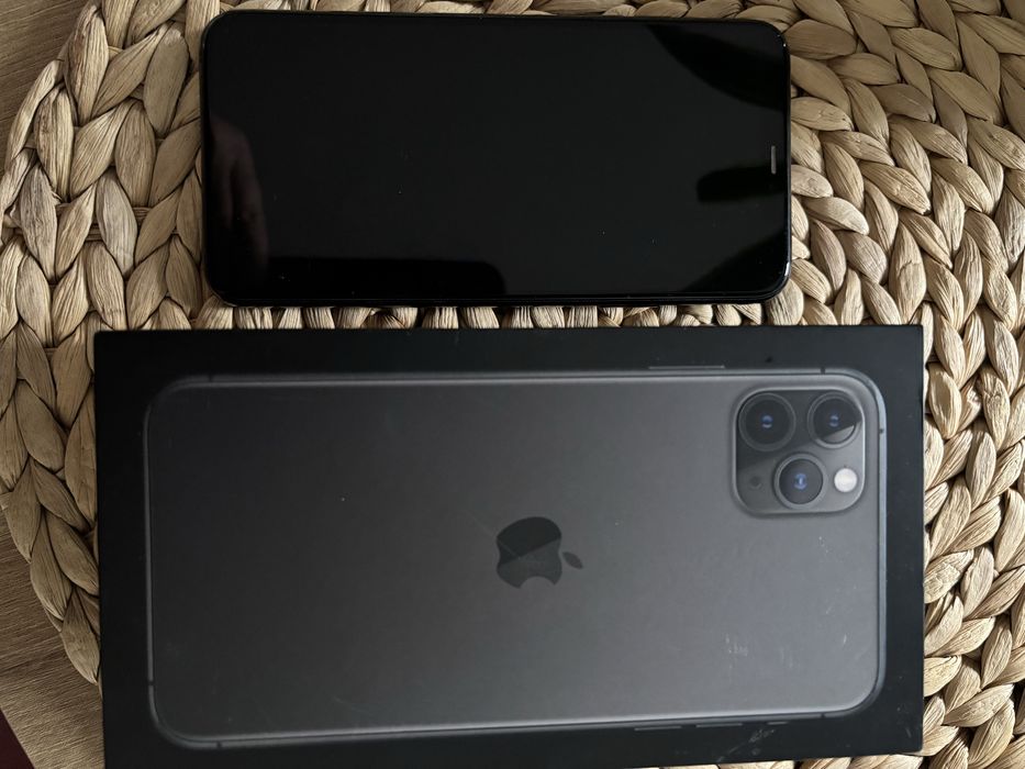 Iphone 11 Pro Max 64+ 4 casy