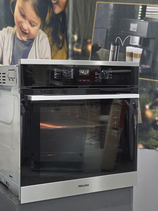Духова шава Miele H2566 B конвекція  76 л салазки