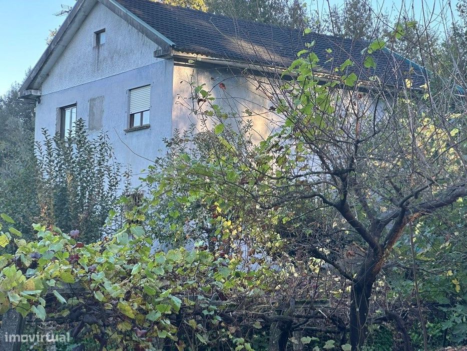 Casa com 2 pisos em Beiral do Lima