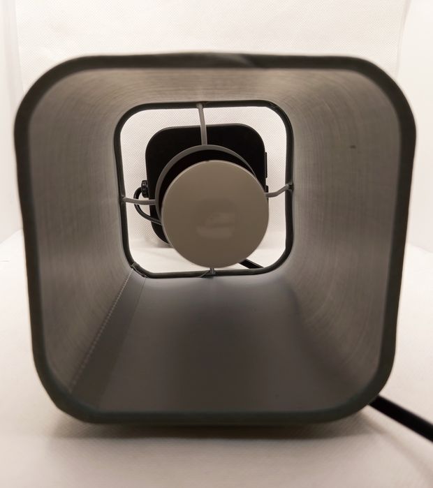 Dotykowa lampka nocna 3 tryby świecenia port USB-A USB-C