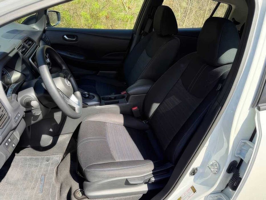 Nissan Leaf      2025