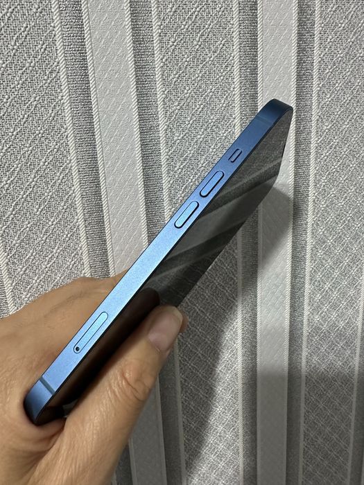 Apple iPhone 13 128 gb. Неверлок, акб 88%