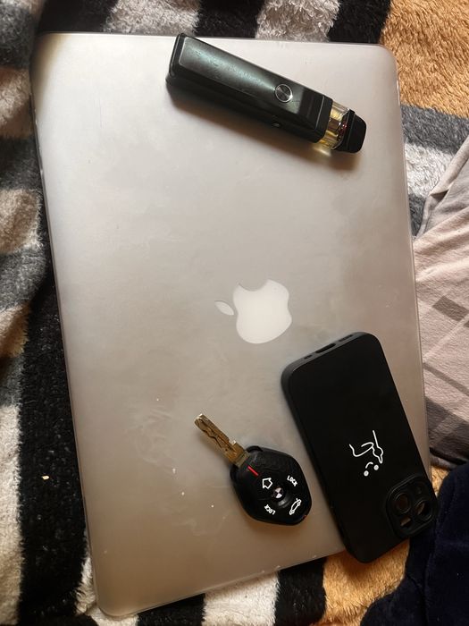 Macbook pro 13 apple