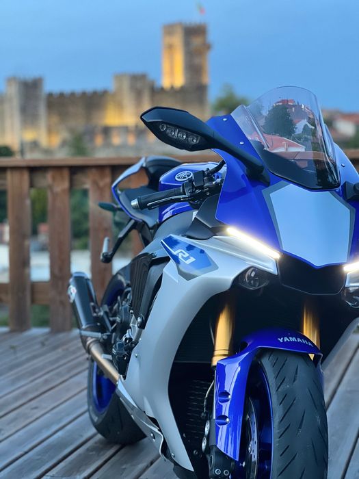Yamaha R1 Cross plane