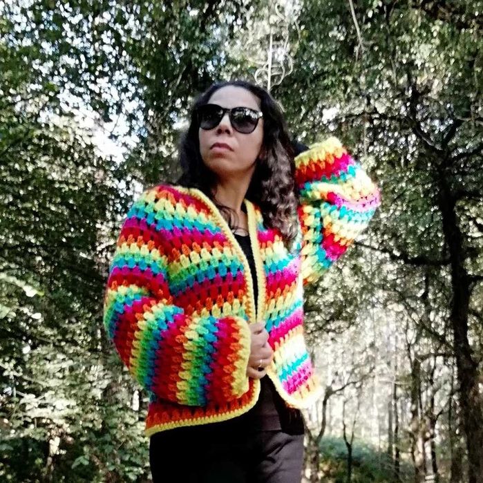 Casaco de crochet feito à mão