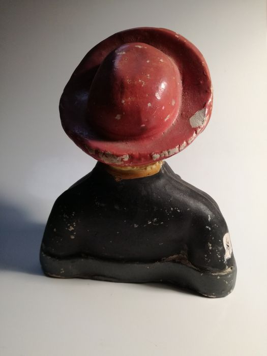 Busto antigo de menina em terracota