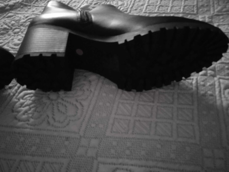 Botins pretos 39