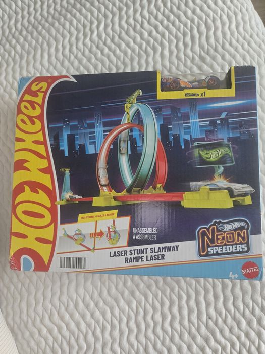 HOTWHEELS -neon speeders
