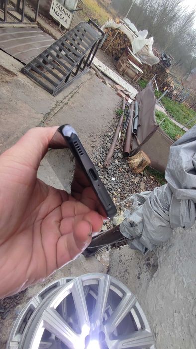 Samsung  S22  (Офіційний)