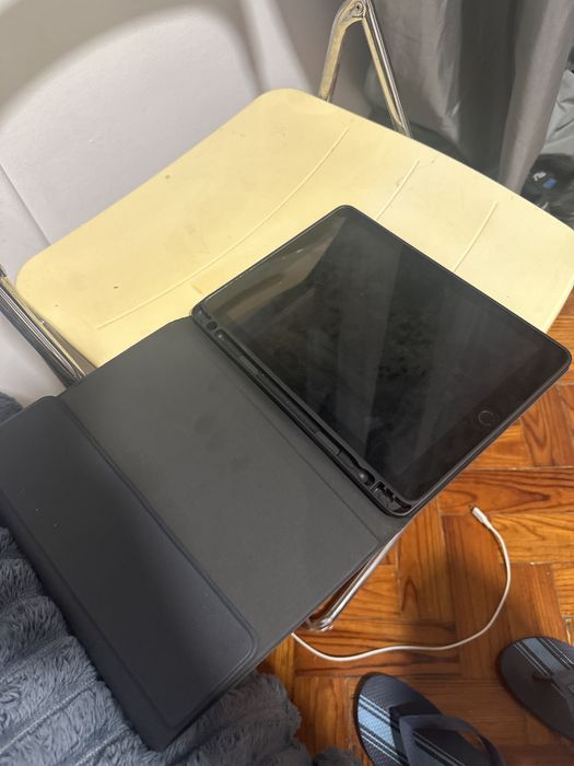 iPad Apple , geracao 6 ,semi novo.