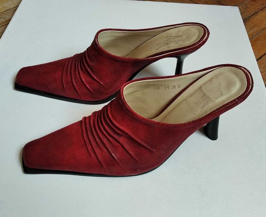 Красные туфли, новые