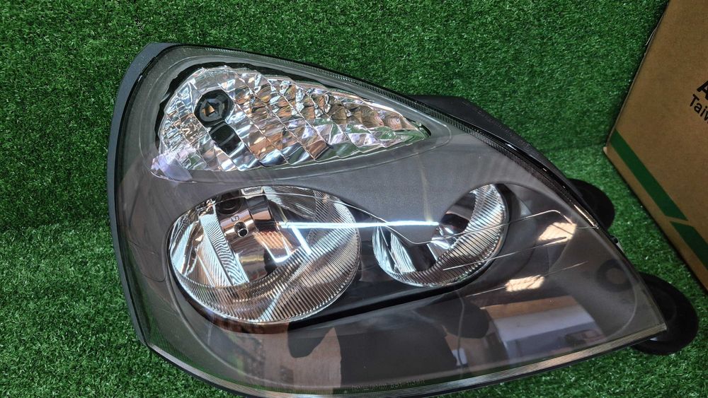 Otica Farol Direito Renault Clio II 2001 a 2004 ref 551-1138R-LDEM6 NOVO