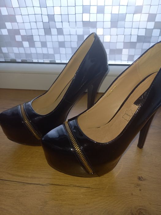 Szpilki cxarne VICES