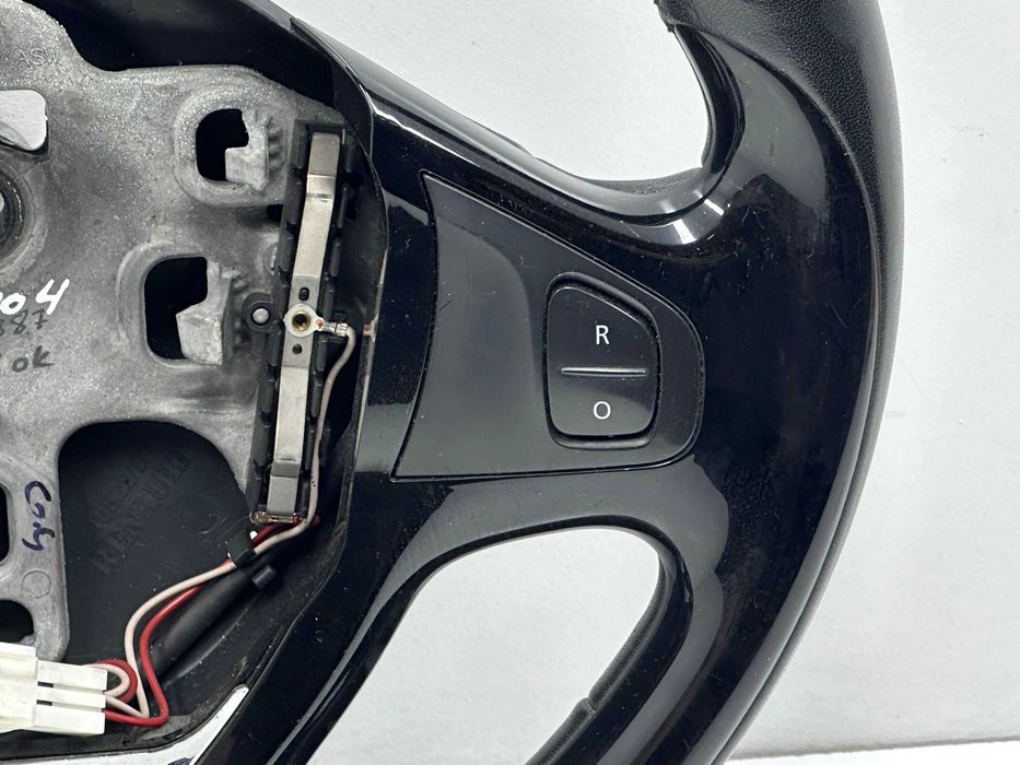 Volante - Renault Clio IV (2013)