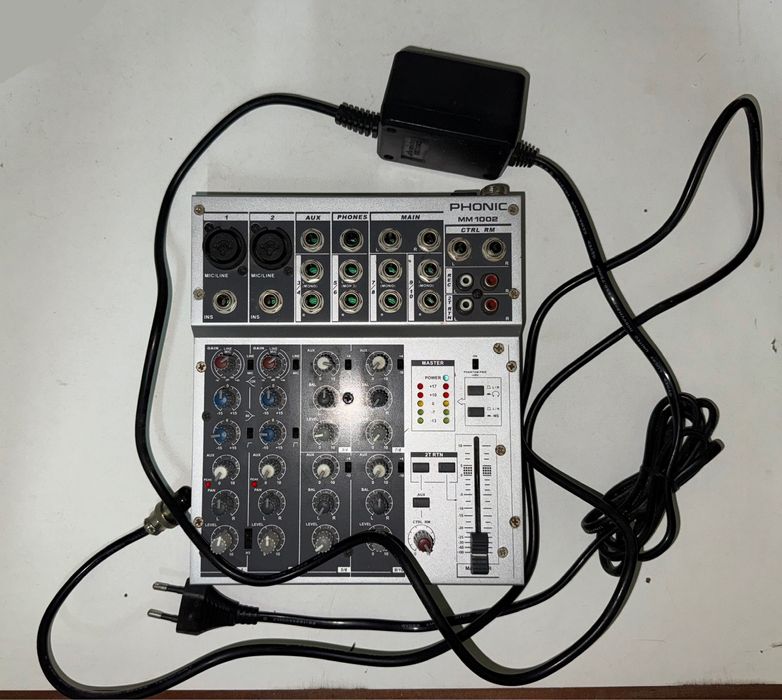 Mesa de som 10 canais Phonic MM1002